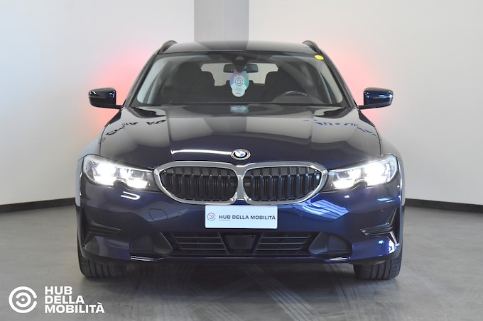 BMW 318d 48V Touring Business Advantage